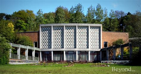Daldowie <strong>Crematorium</strong> is a non-denominational <strong>crematorium</strong> on Hamilton Road in Glasgow, offering 18 daily <strong>services</strong> at. . Linn crematorium services today